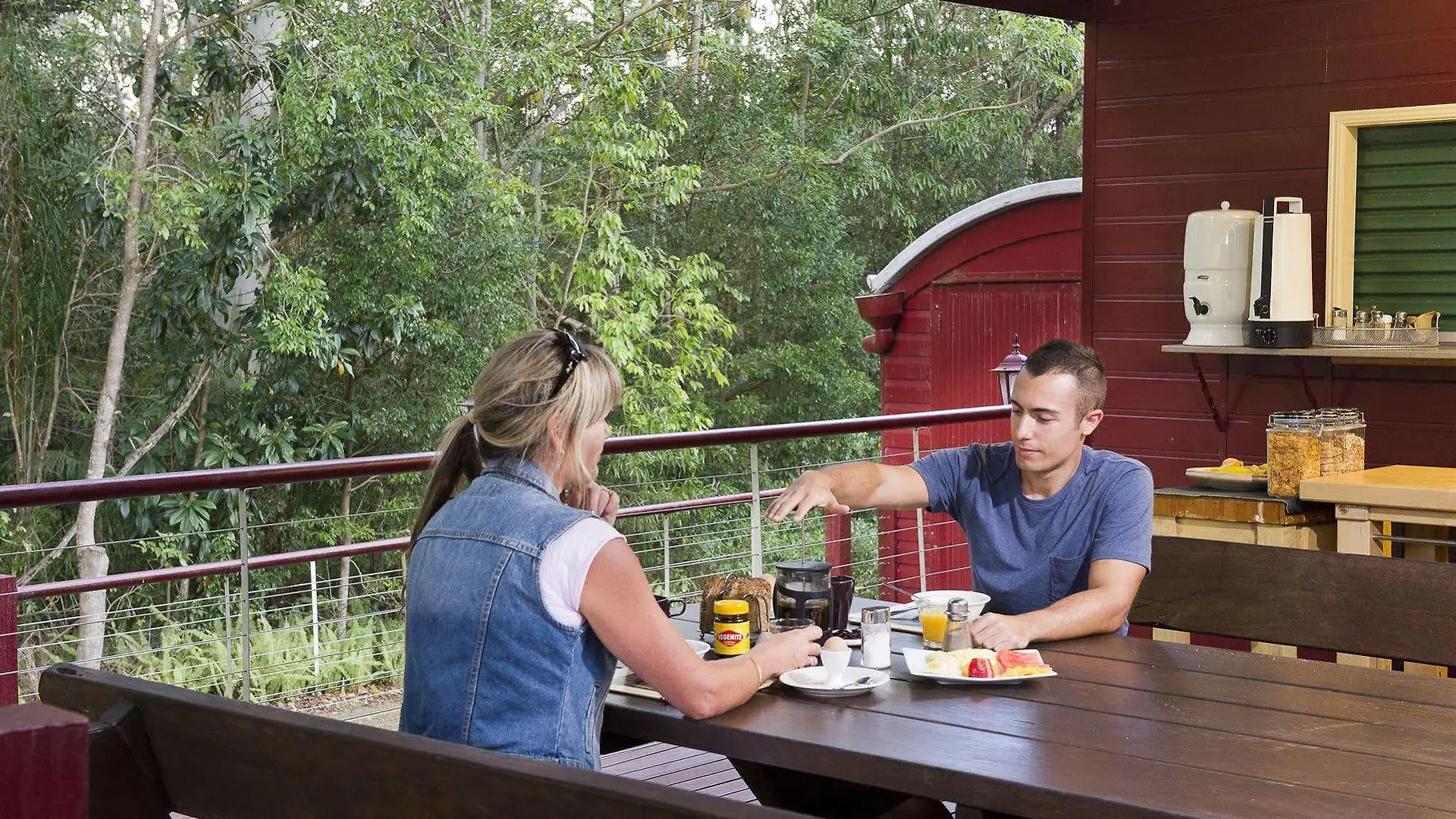 Glass House Mountains Ecolodge
